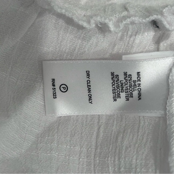 1. STATE  top. Size Small. Cut out Back. Buttons. - Picture 6 of 6